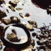Opera astratta di un artista contemporaneo, colori vivaci e forme dinamiche.