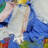 Opera astratta di un artista contemporaneo, colori vivaci e forme dinamiche.